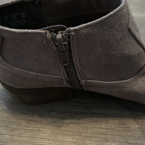 Carlos Santana fringe booties size 7 - Picture 4 of 6